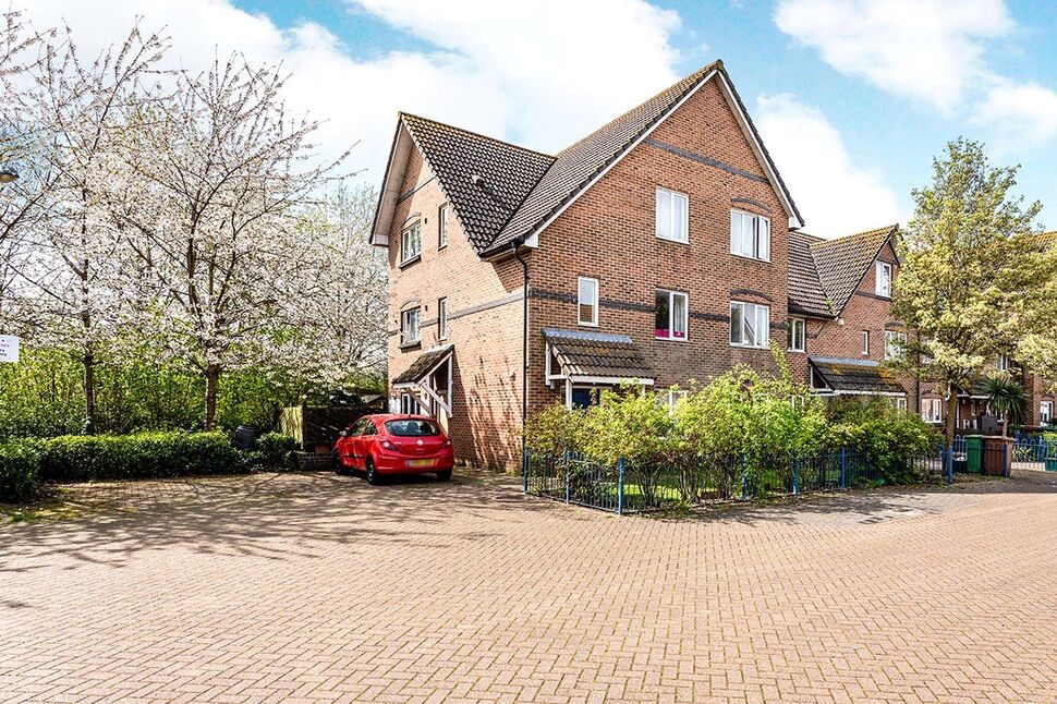 Main image of 2 bedroom Flat to rent, Jean Batten Close, Wallington, SM6