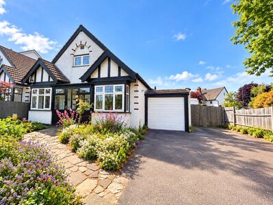 Sandy Lane South, 3 bedroom Detached Bungalow for sale, &pound;600,000