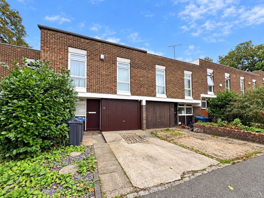 4 bedroom Mid Terrace House for sale