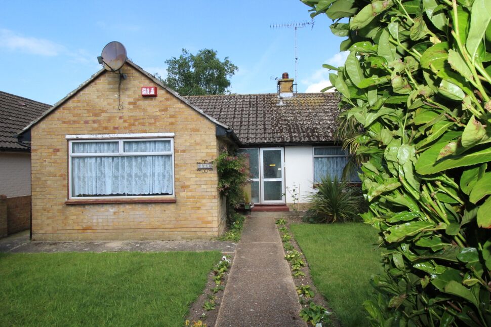 Main image of 2 bedroom Detached Bungalow to rent, Margaret Close, Waterlooville, Hampshire, PO7