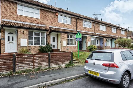 2 bedroom Mid Terrace House to rent