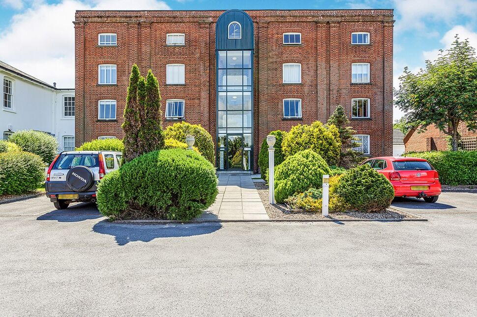 Main image of 2 bedroom  Flat to rent, Lower Quay, Fareham, Hampshire, PO16