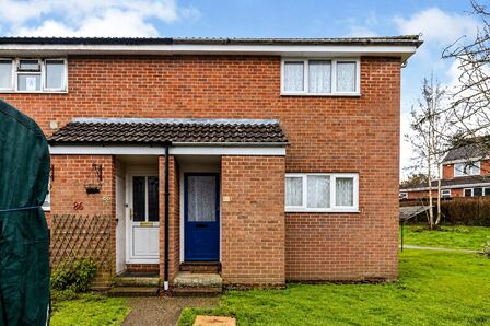 Spruce Avenue, 1 bedroom Flat to rent, &pound;850 pcm