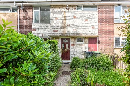 3 bedroom Mid Terrace House to rent