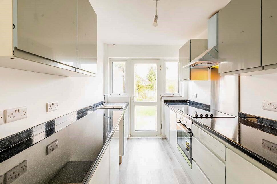 Main image of 3 bedroom Mid Terrace House to rent, Milford Close, Havant, Hampshire, PO9