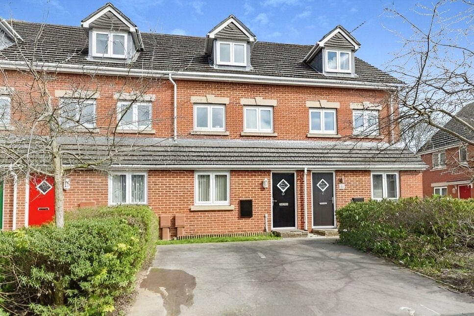 Main image of 2 bedroom Flat to rent, Little Hackets, Havant, Hampshire, PO9
