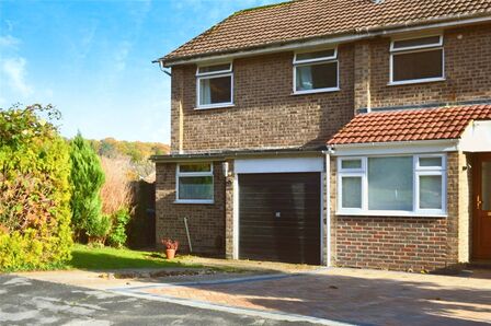 2 bedroom Semi Detached House to rent