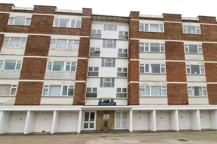 Sea Front, 3 bedroom  Flat for sale, £200,000