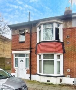 Rivers Street, 4 bedroom End Terrace House to rent, £1,850 pcm