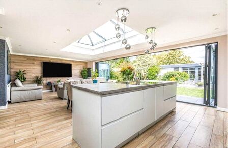 Cemetery Lane,  Property to rent, £2,500 pcm