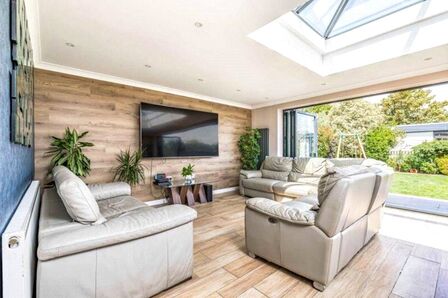 Cemetery Lane,  Property to rent, £3,500 pcm