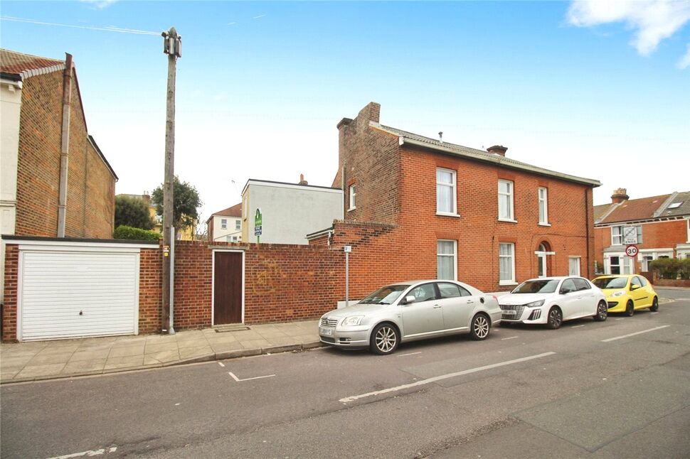 Main image of 4 bedroom House to rent, Lawrence Road, Southsea, Hampshire, PO5