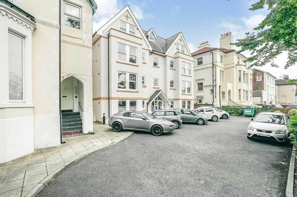 Main image of 2 bedroom Flat to rent, Victoria Road North, Southsea, Hampshire, PO5