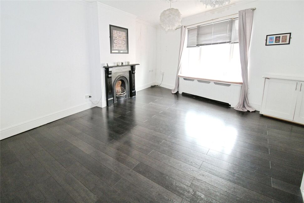Main image of 3 bedroom Flat to rent, Albert Road, Southsea, Hampshire, PO5
