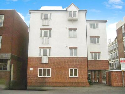 Vectis Way, 2 bedroom  Flat to rent, £1,250 pcm