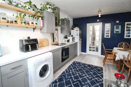 Byerley Road, 1 bedroom  Flat to rent, £895 pcm