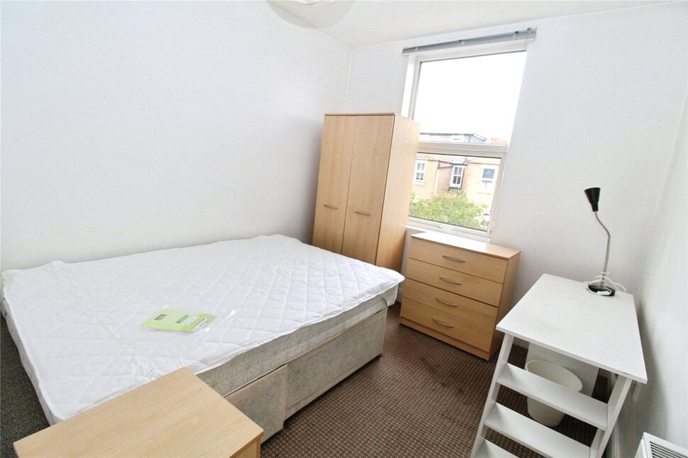 1 bedroom  Room to rent