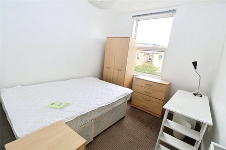 1 bedroom  Room to rent