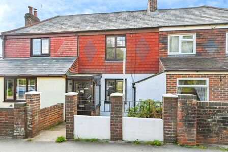 Whichers Gate Road, 2 bedroom House to rent, &pound;1,250 pcm