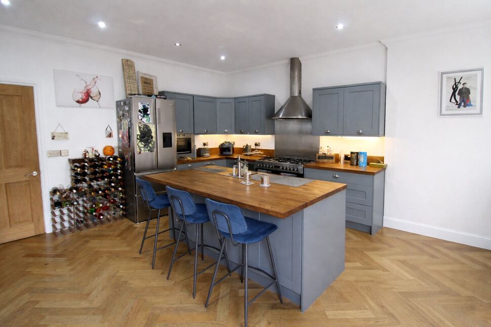 Main image of 4 bedroom Semi Detached House to rent, Cavendish Road, Southsea, Hampshire, PO5