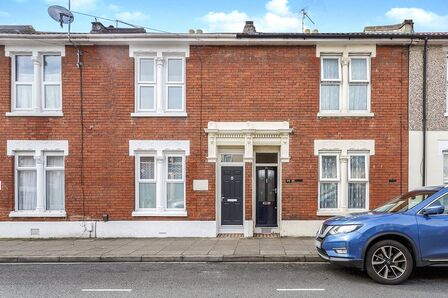 Walmer Road, 3 bedroom Mid Terrace House to rent, &pound;1,550 pcm