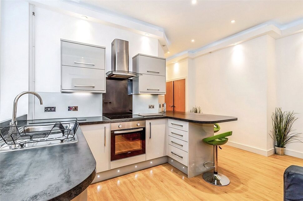 Main image of 2 bedroom Flat to rent, St. Pauls Road, Southsea, Hampshire, PO5