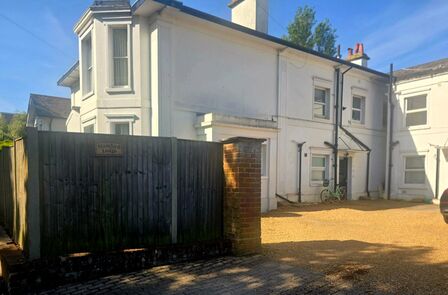 3 bedroom Flat to rent