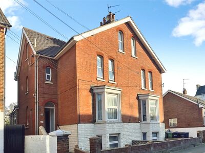 Elphinstone Road, 1 bedroom Flat to rent, &pound;750 pcm