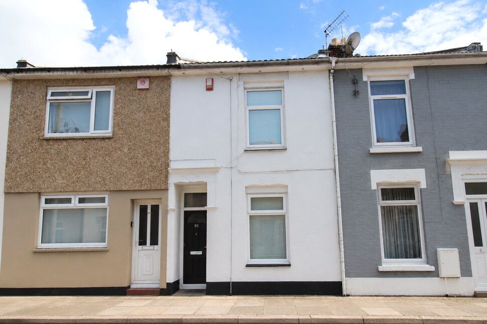 4 bedroom Mid Terrace House for sale