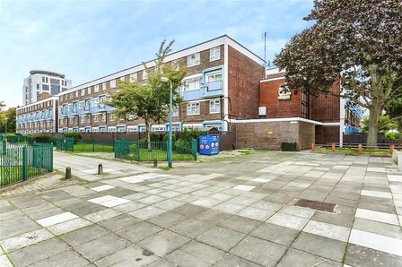 Sackville Street, 4 bedroom Flat to rent, &pound;2,100 pcm