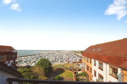 Horse Sands Close, 3 bedroom Flat to rent, &pound;1,600 pcm