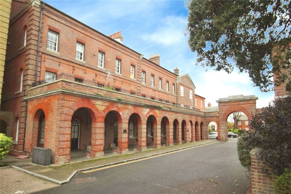 Main image of 2 bedroom Flat to rent, Royal Gate, Southsea, Hampshire, PO4
