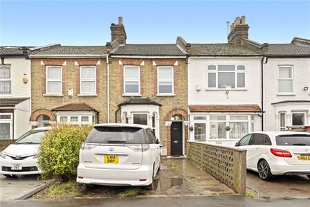 Capel Road, 3 bedroom House to rent, &pound;2,500 pcm