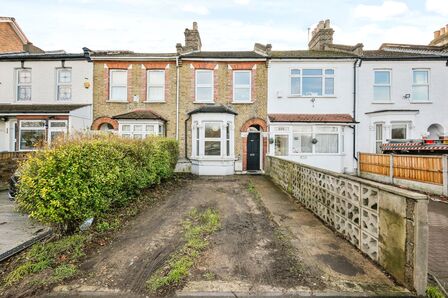 Capel Road, 3 bedroom House to rent, &pound;2,500 pcm