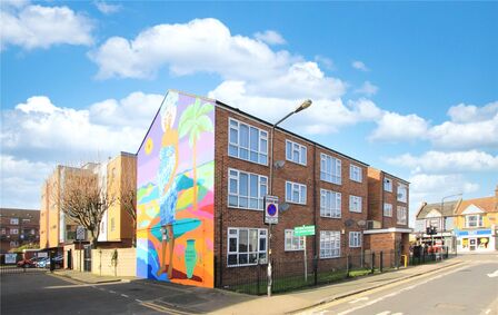 Pretoria Avenue, 1 bedroom Flat for sale, &pound;230,000