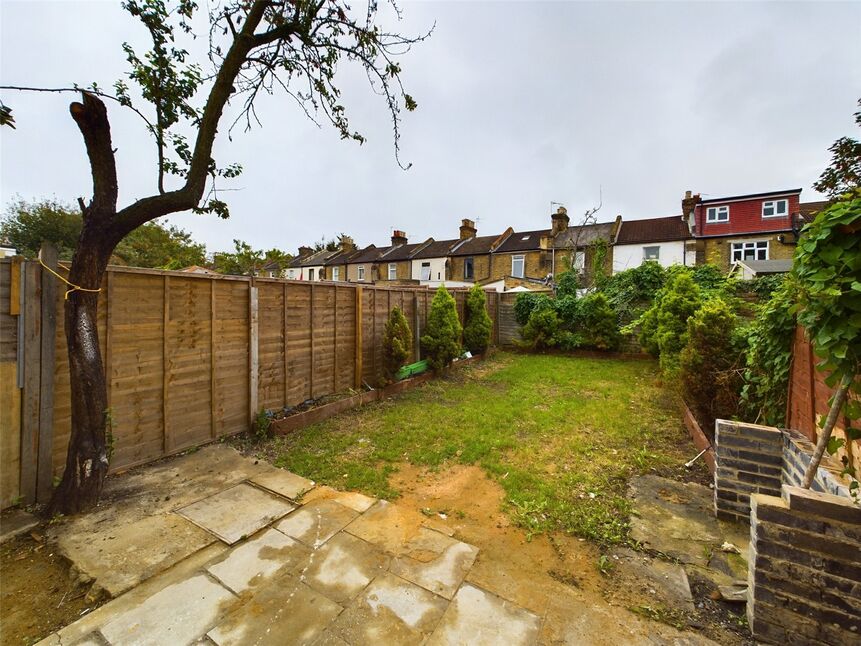 3 bedroom Mid Terrace House for sale, Cann Hall Road, London, E11 £