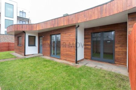 Lea Bridge Road, 2 bedroom Semi Detached House to rent, &pound;2,300 pcm