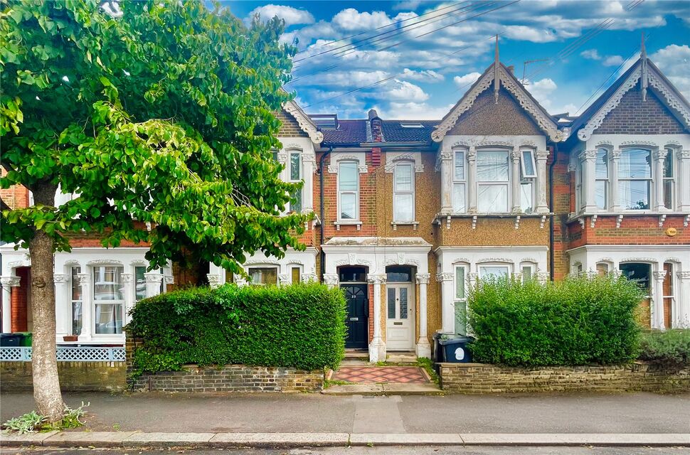 Main image of End Terrace Flat for sale, Cleveland Park Avenue, Walthamstow, E17