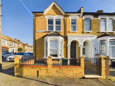 5 bedroom End Terrace House for sale