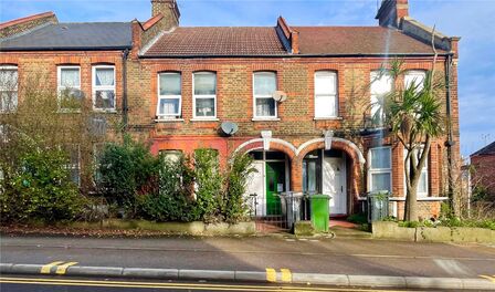 Forest Road, 2 bedroom Flat to rent, &pound;2,000 pcm