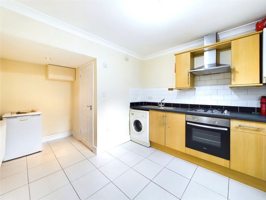 1 bedroom Flat to rent, Penrhyn Crescent, Walthamstow, London, E17 £