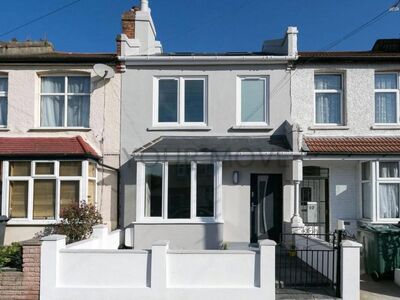 Kimberley Road, 4 bedroom  House to rent, £2,500 pcm