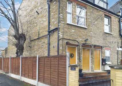 Hartley Road, 1 bedroom  Flat for sale, £260,000