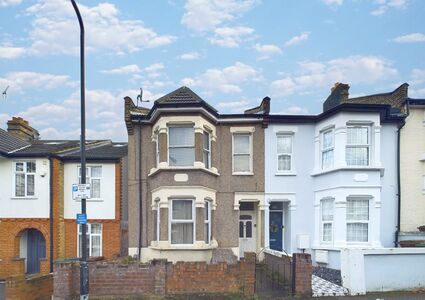 Falmer Road, 2 bedroom  Flat for sale, £450,000