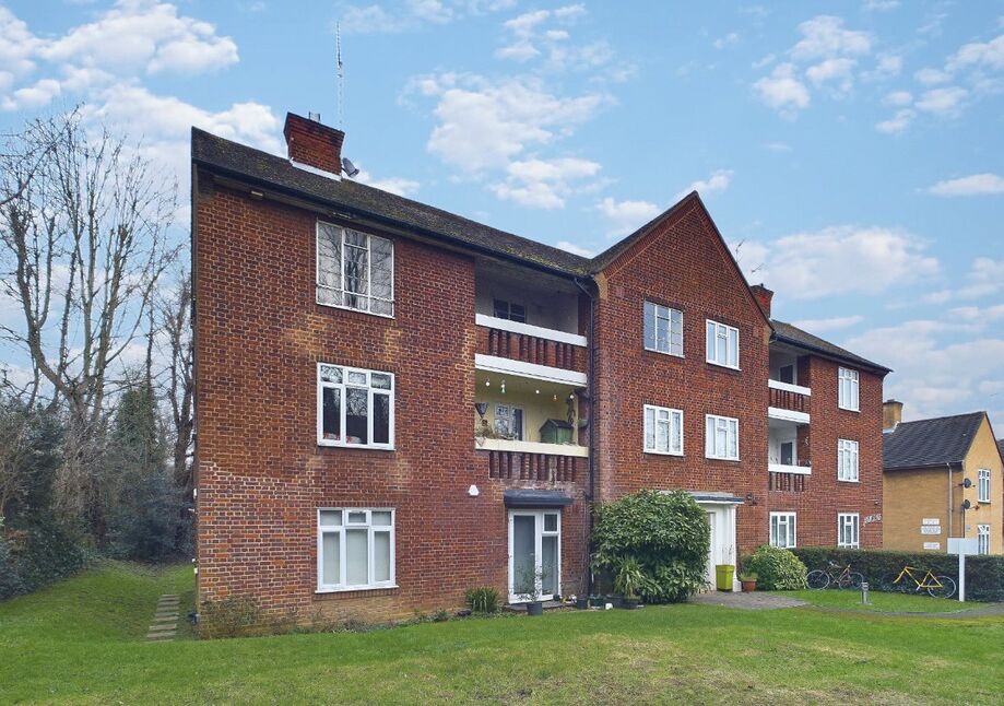 Main image of 1 bedroom Flat to rent, Woodham Court, South Woodford, E18