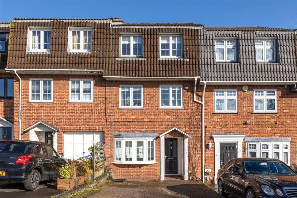 Main image of  Room to rent, Regency Close, Chigwell, IG7