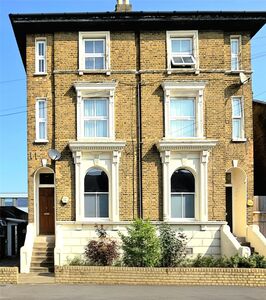 2 bedroom  Flat for sale