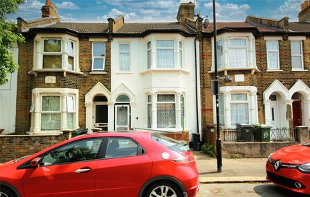 Borwick Avenue, 3 bedroom Mid Terrace House for sale, £700,000