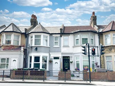 Chingford Road, 2 bedroom  Flat to rent, £1,700 pcm