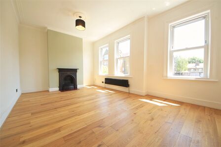 Sybourn Street, 2 bedroom  Flat for sale, £500,000